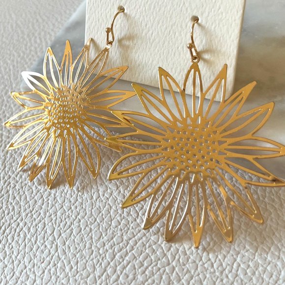 Jewelry - Sunflower Lightweight Floral Dangle Earrings - Light Gold Plated Flower Dangles